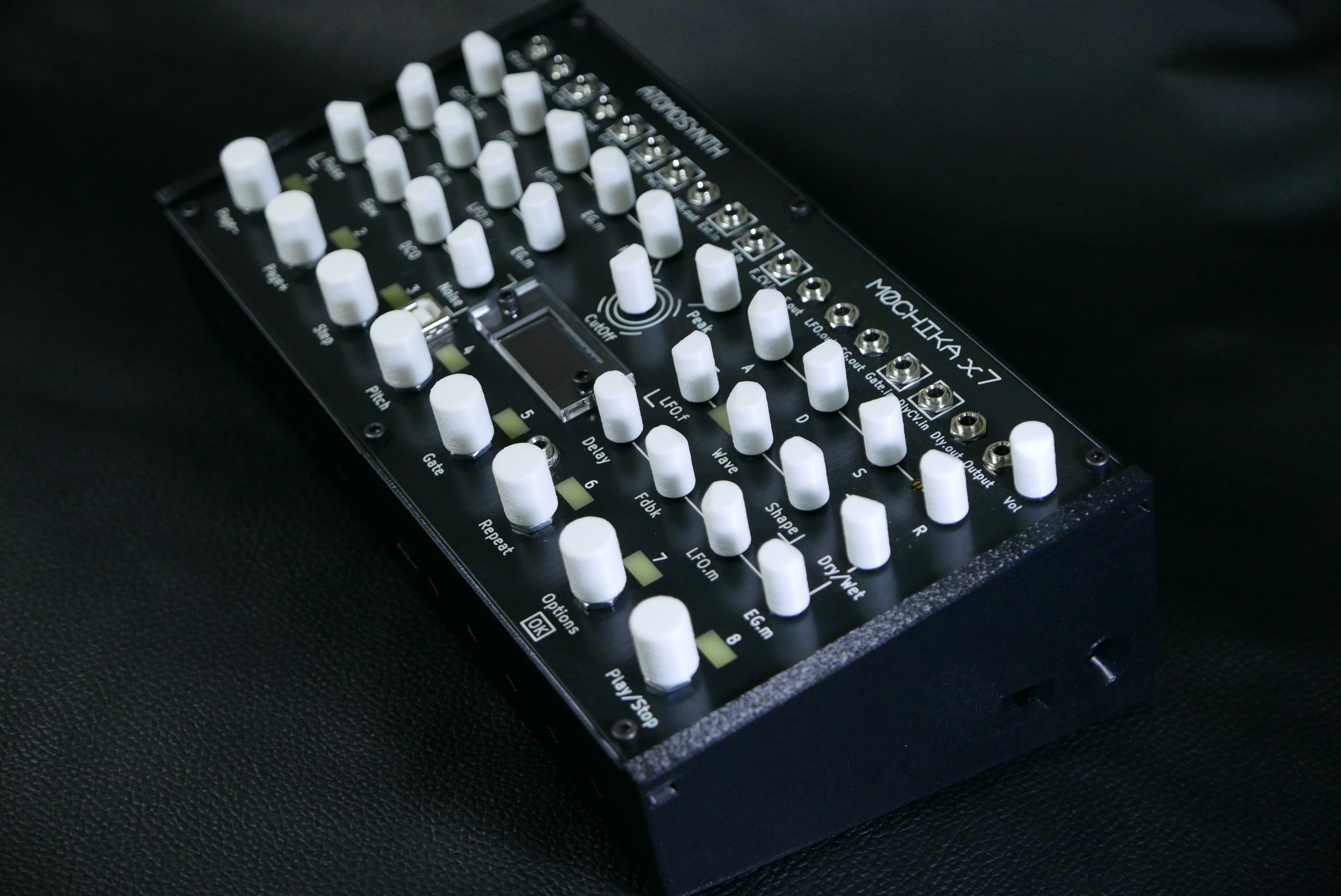 atomosynth mochika x5 synthesizer picture